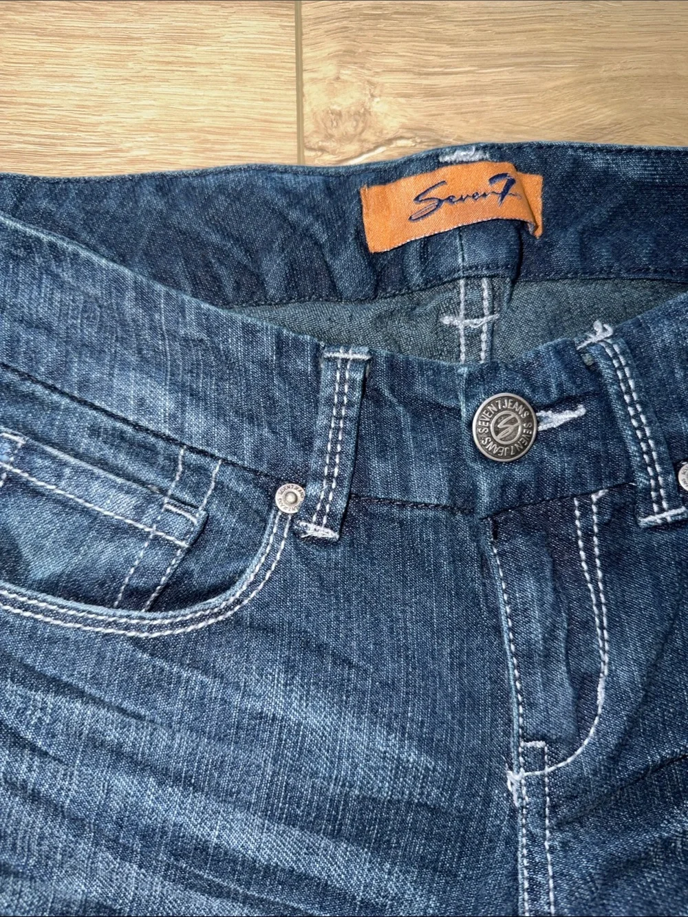 Y2K vintage Seven7 Women's Dark Indigo Bootcut Jeans w/ Embellished Back Pockets - Picture 6 of 7